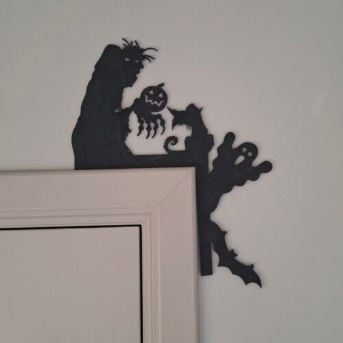 Halloween door corner zombie